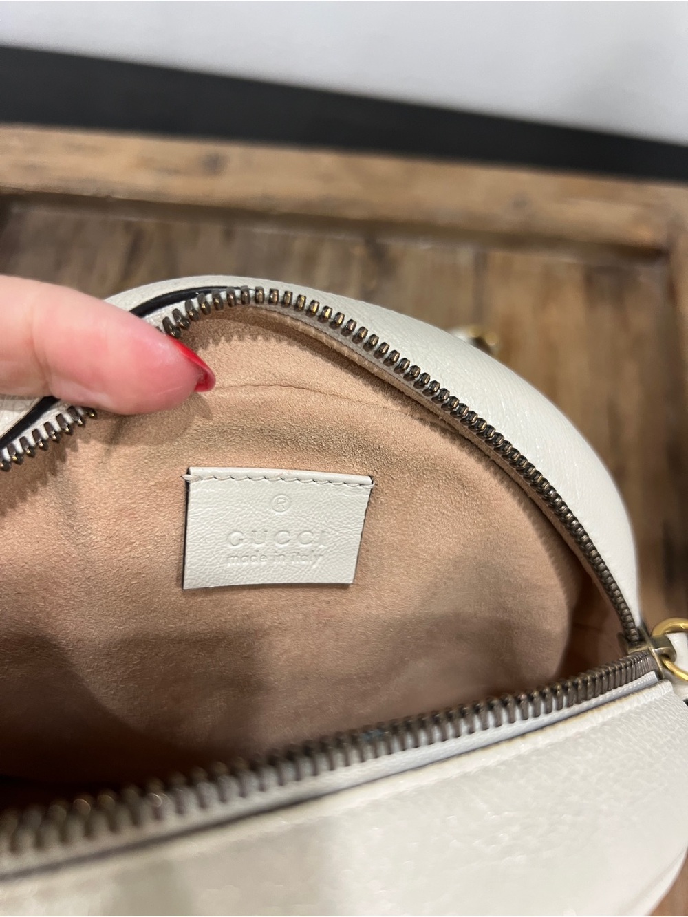 Gucci Cream Round GG Marmont Crossbody with Gold Hardware - Picture 3 of 6